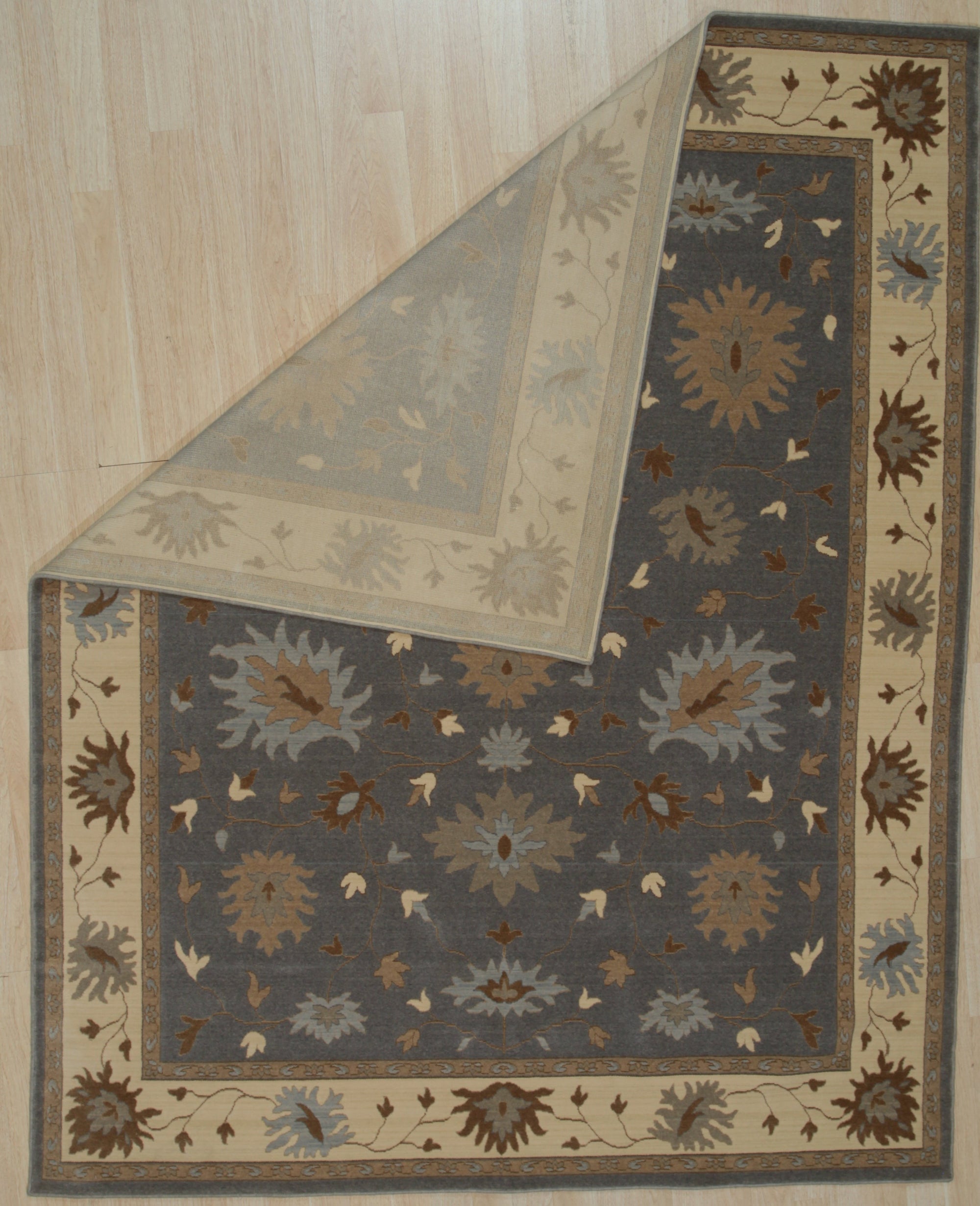 Elegant Oushak Floral Rug