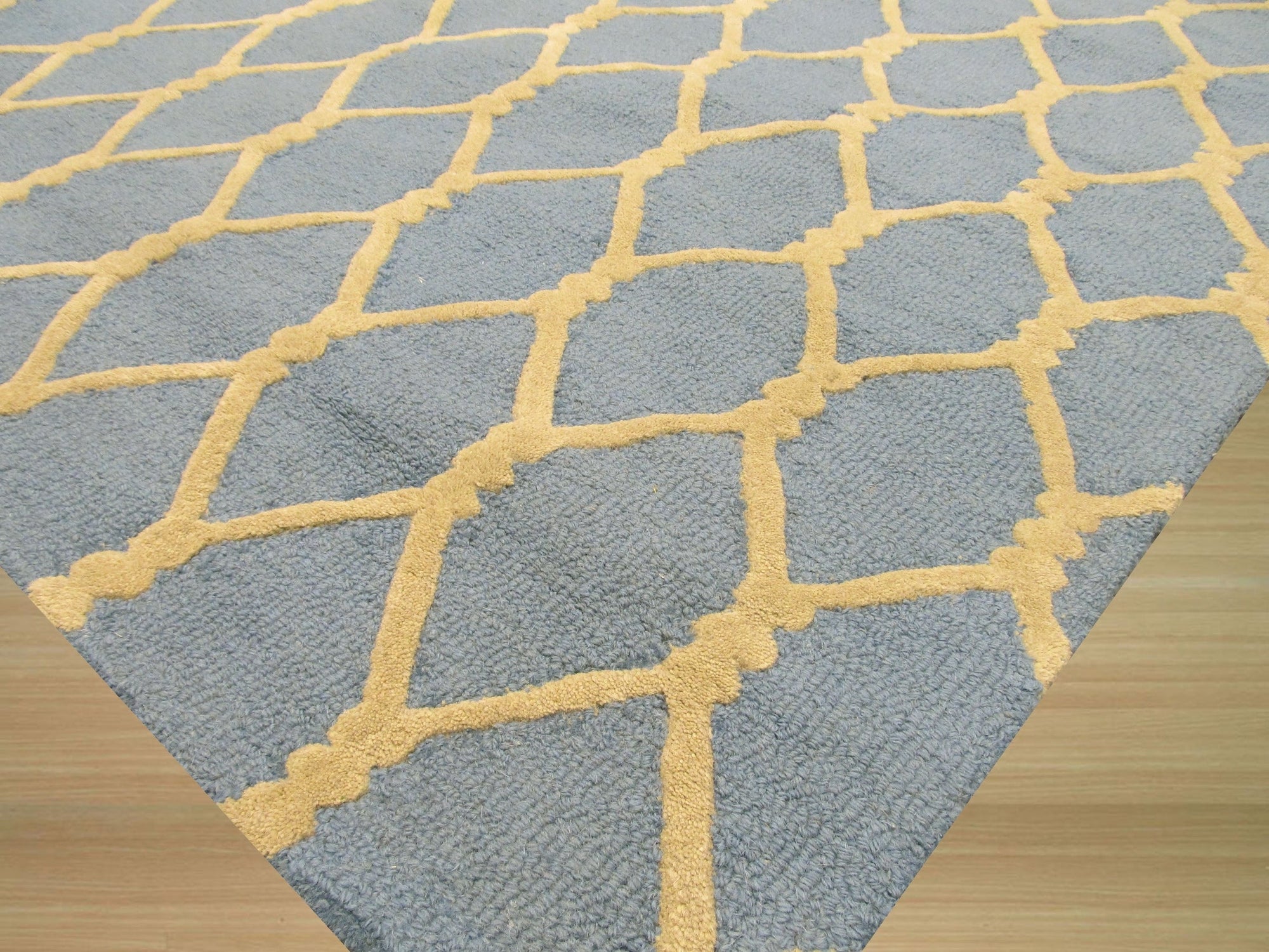 Blue Chain-Link Radiance Hand-Tufted Wool Rug