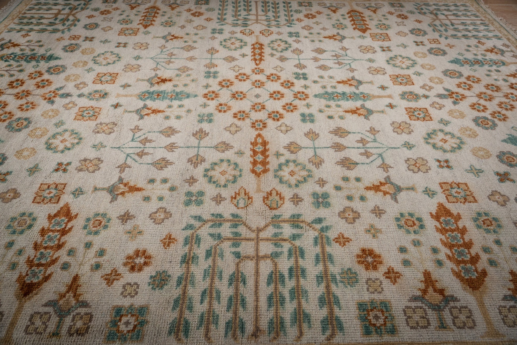 Ivory Oushak rug allover floral field detail