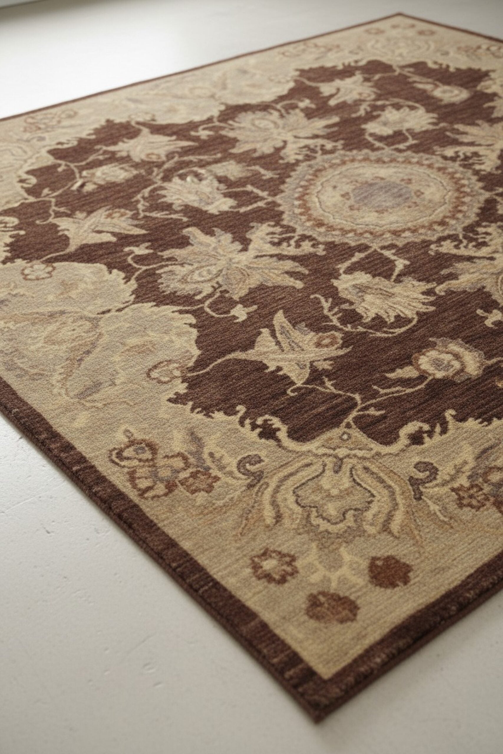 Brown Agra medallion hand-knotted wool area rug