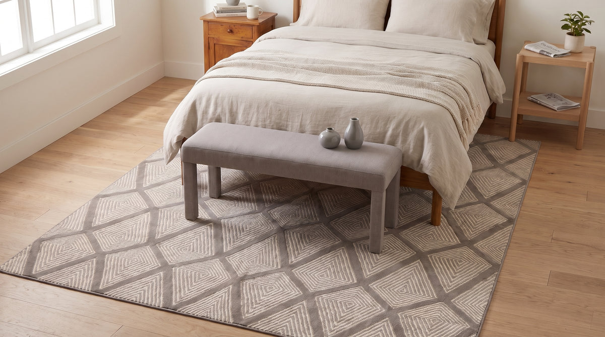 Trendy Diamond Gray Hand Knotted Wool Rug in a bedroom