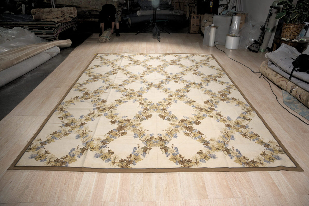 Vintage Aubusson Flat Weave Wool Rug, Ivory Grapevine Lattice