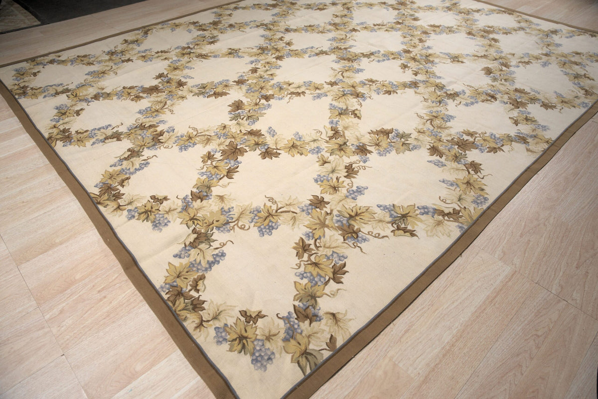 Vintage Aubusson Flat Weave Wool Rug, Ivory Grapevine Lattice