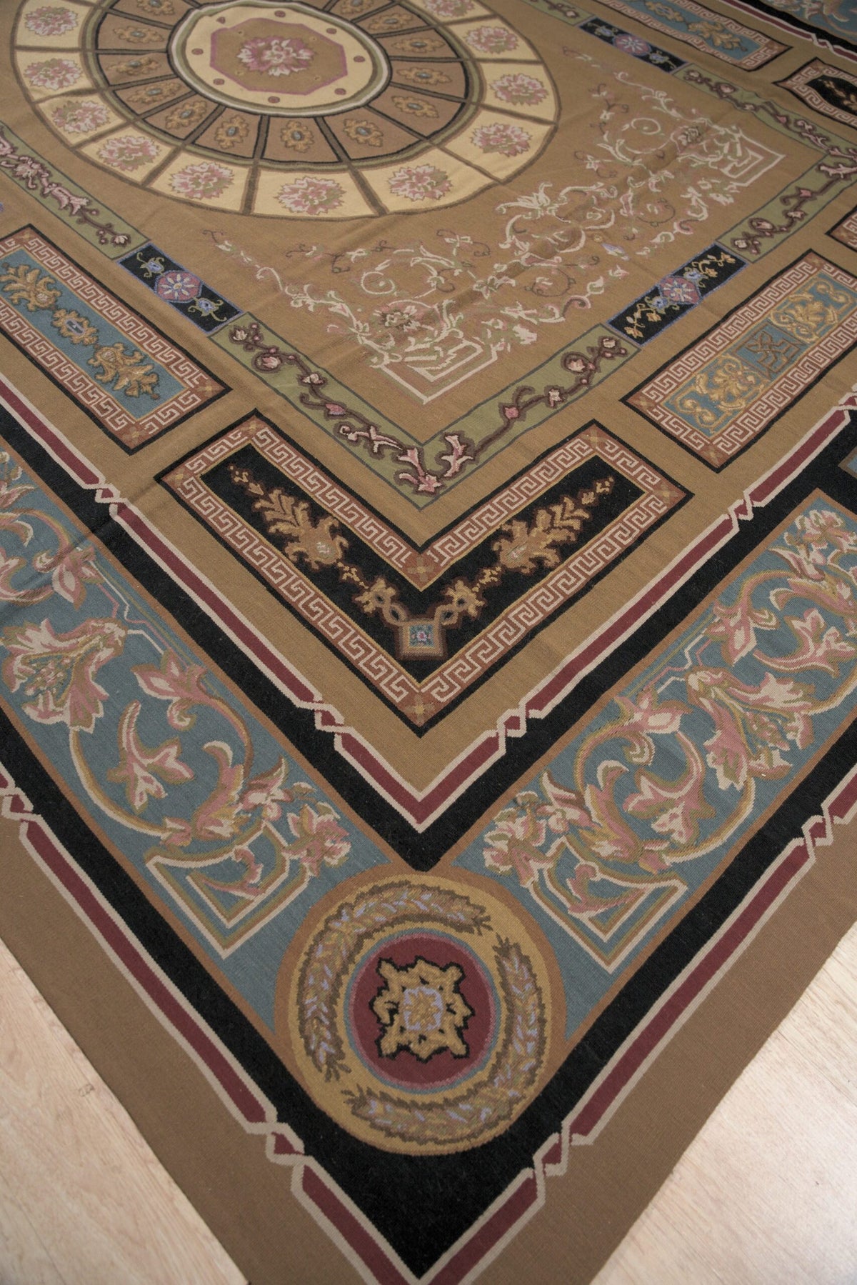 Vintage Aubusson Flat Weave Wool Rug, Neoclassical Compass Medallion
