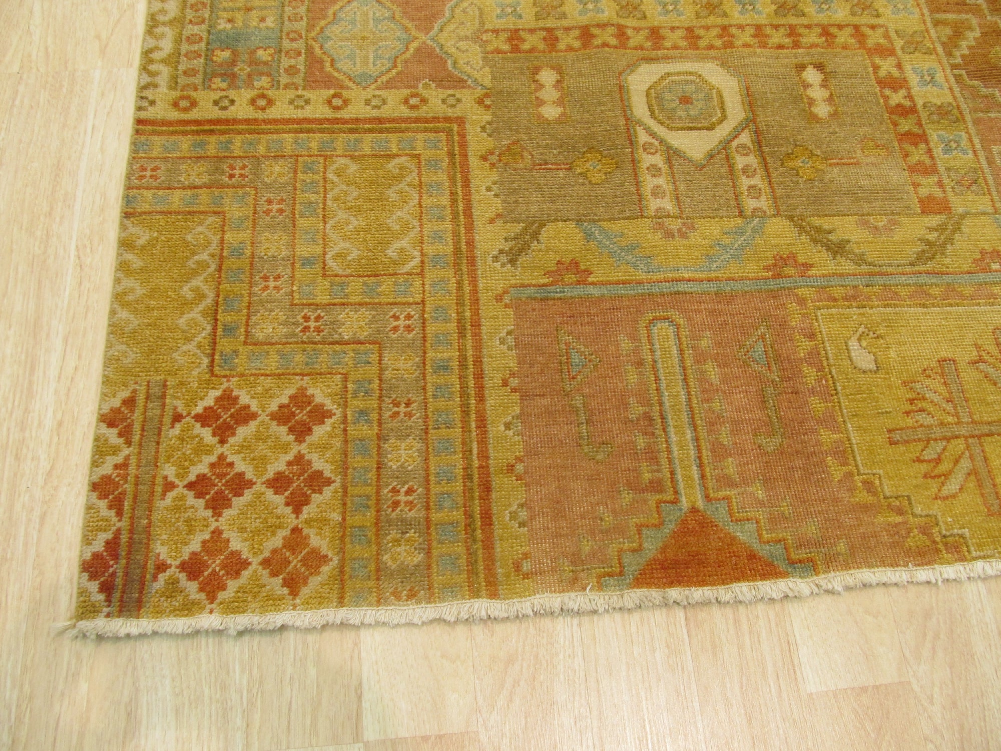 Vibrant Patchwork Agra Traditional Handmade Wool Masterpiece Rug