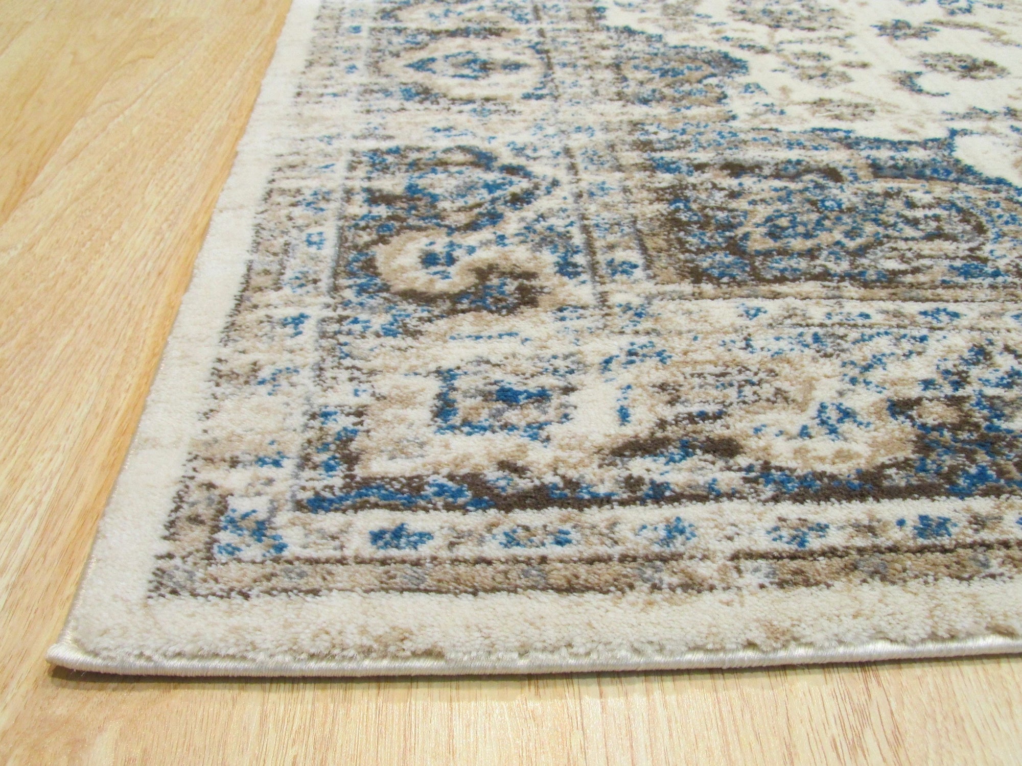 Vintage Ivory Bohemian Medallion Rug