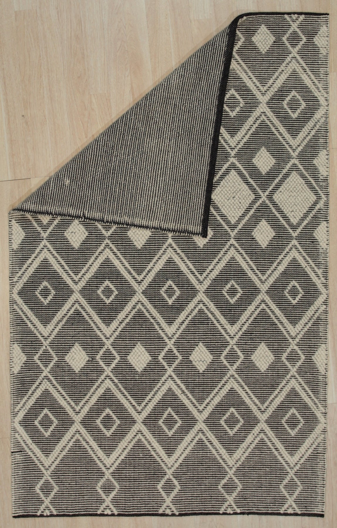 Diamond Pattern Black and Ivory Kilim Rug