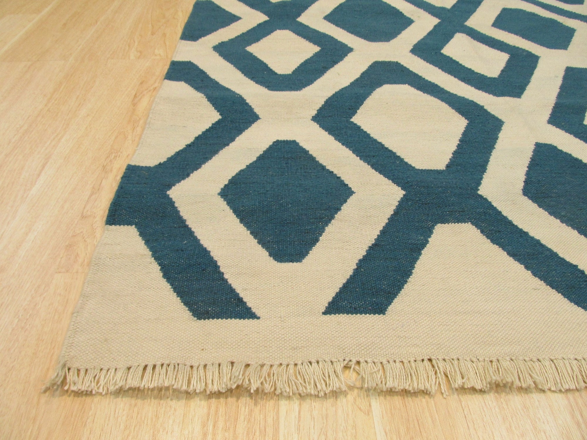 Ivory Nexus Kilim Rug