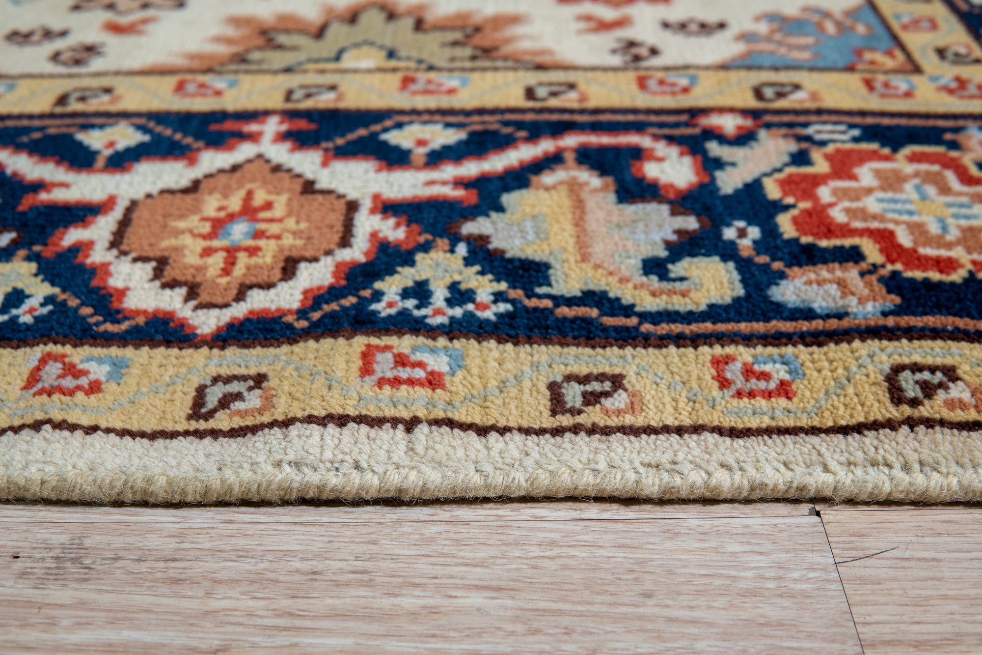 Grand Mahal Traditional Handmade Wool Artisan Rug