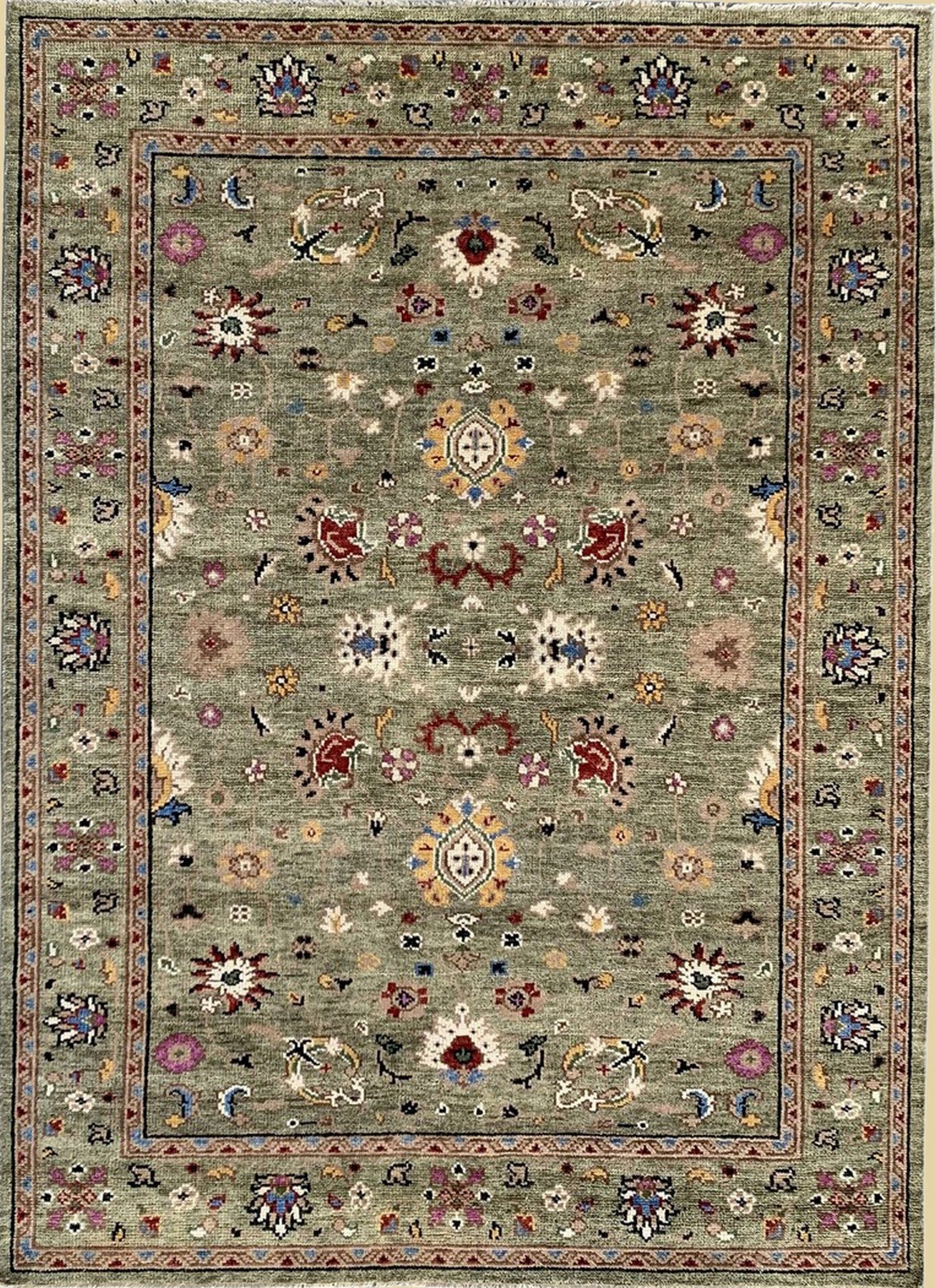 Luxurious Oriental Artisan Rug