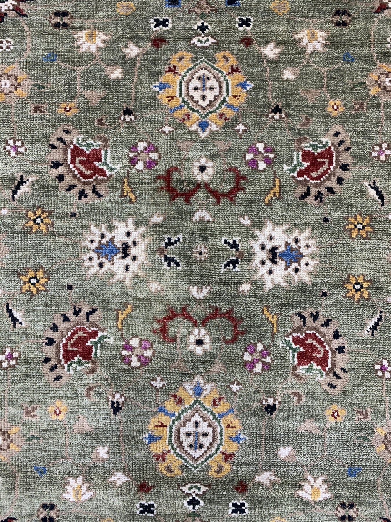 Luxurious Oriental Artisan Rug