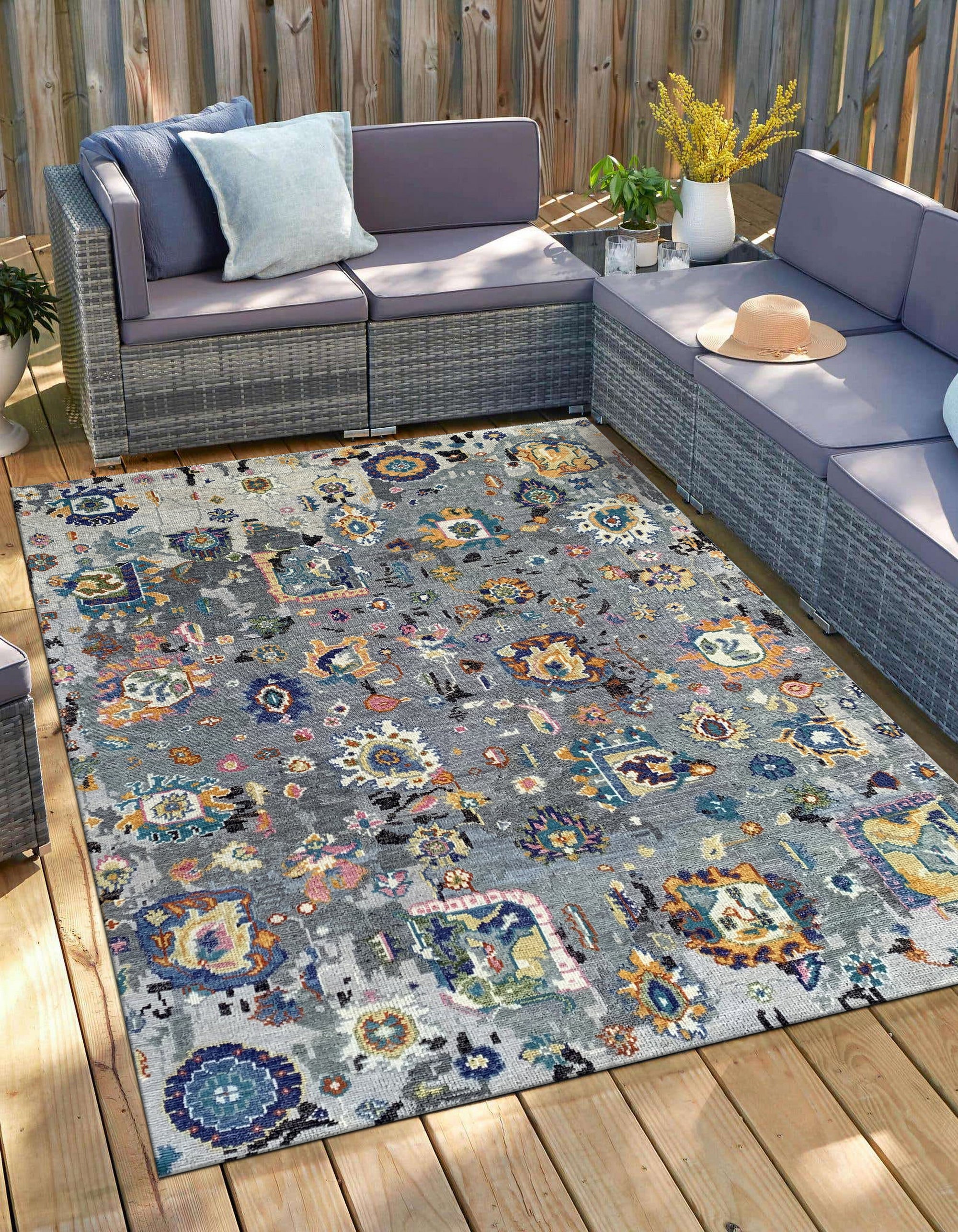 Serene Modern Abstract Rug