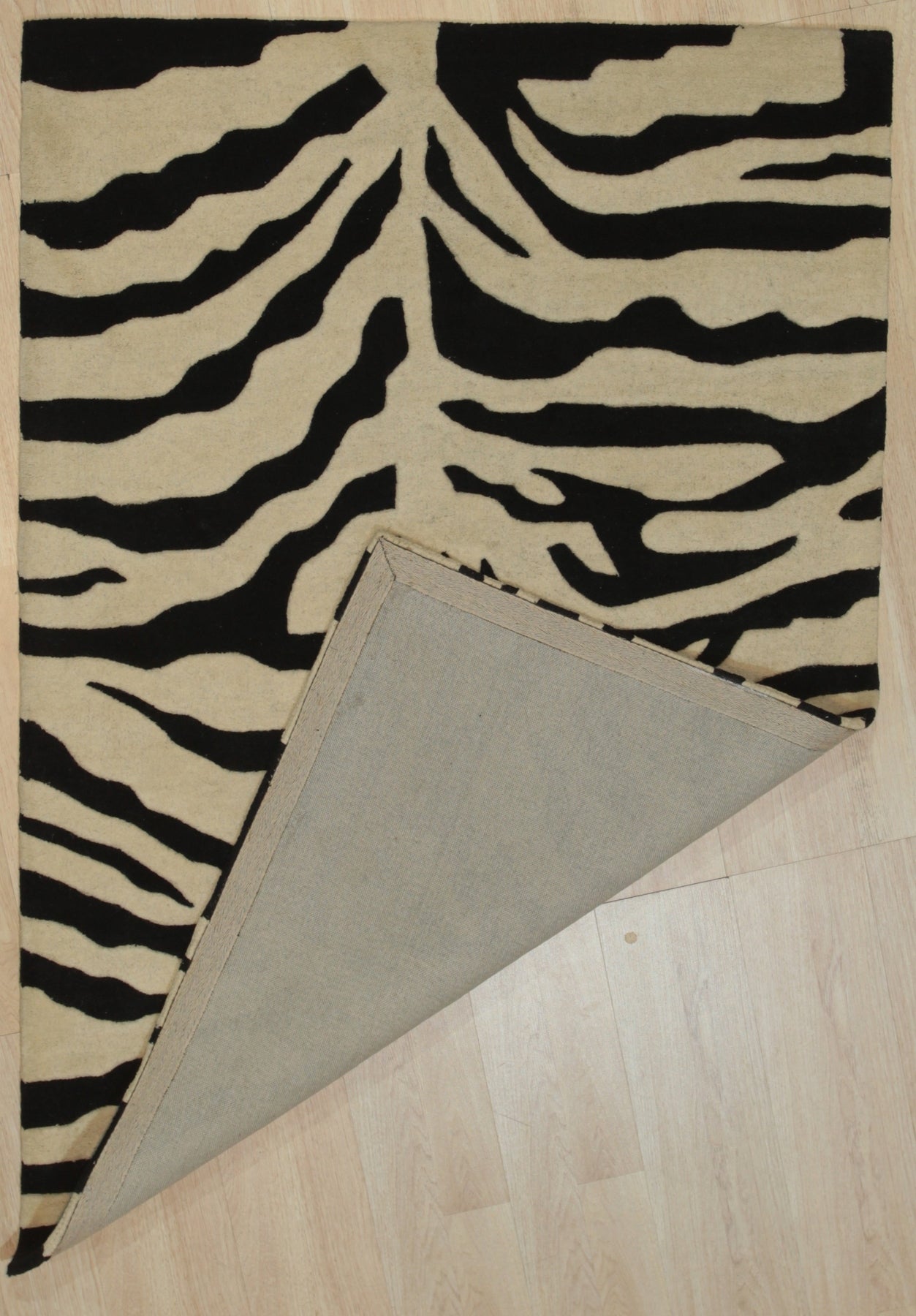 Noir Stripes Hand-Tufted Black Wool Rug