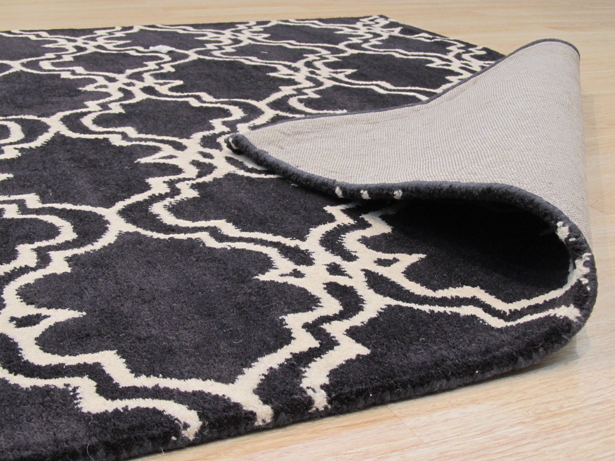 Black Moroccan Elegance Hand-Tufted Black Wool Rug