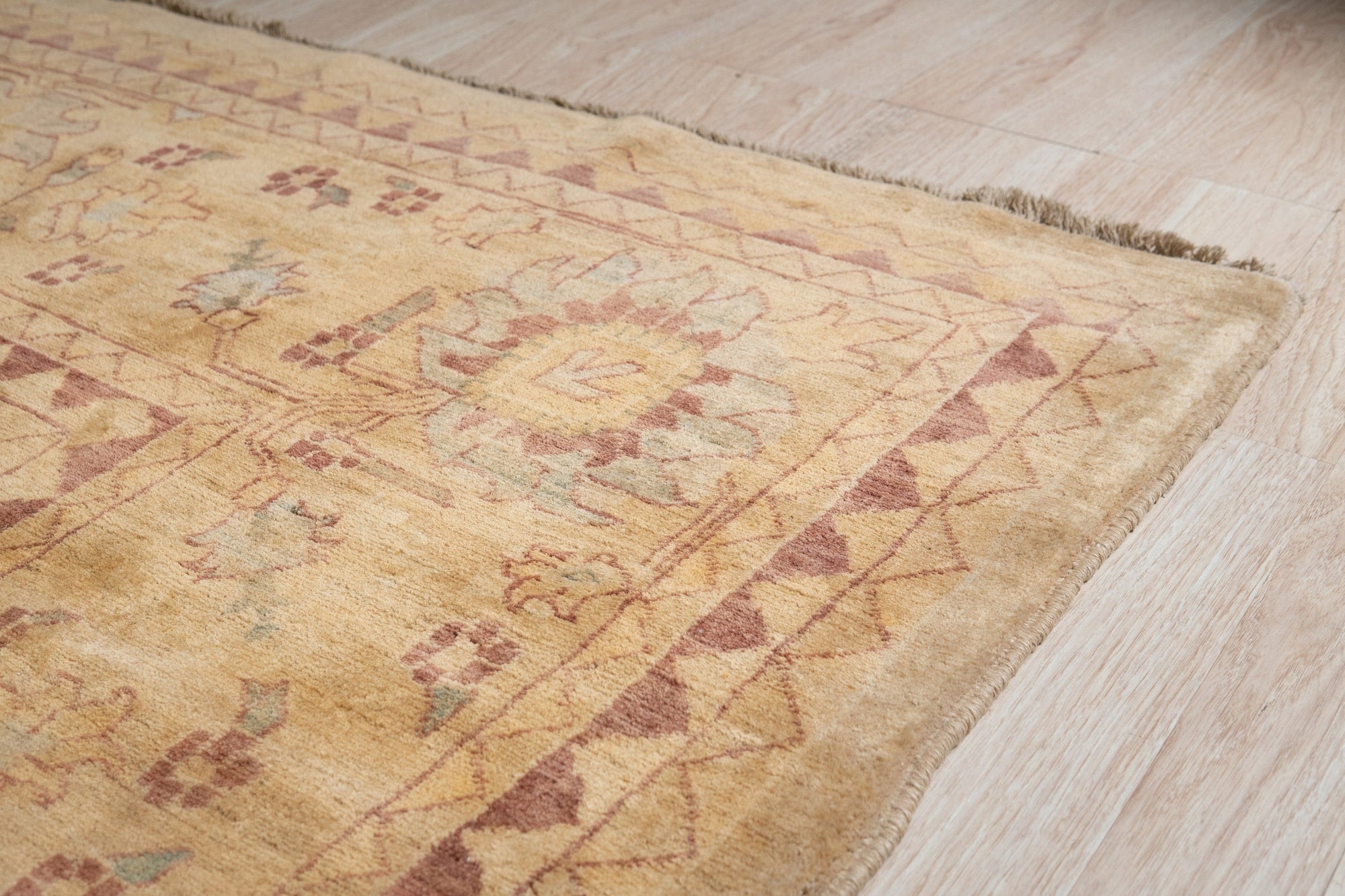 Sultanabad Beige Wool Rug