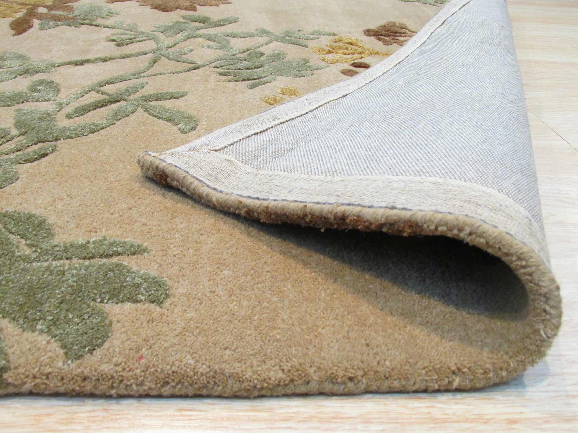 Savannah Bloom Hand-Tufted Floral Wool and Viscose Rug