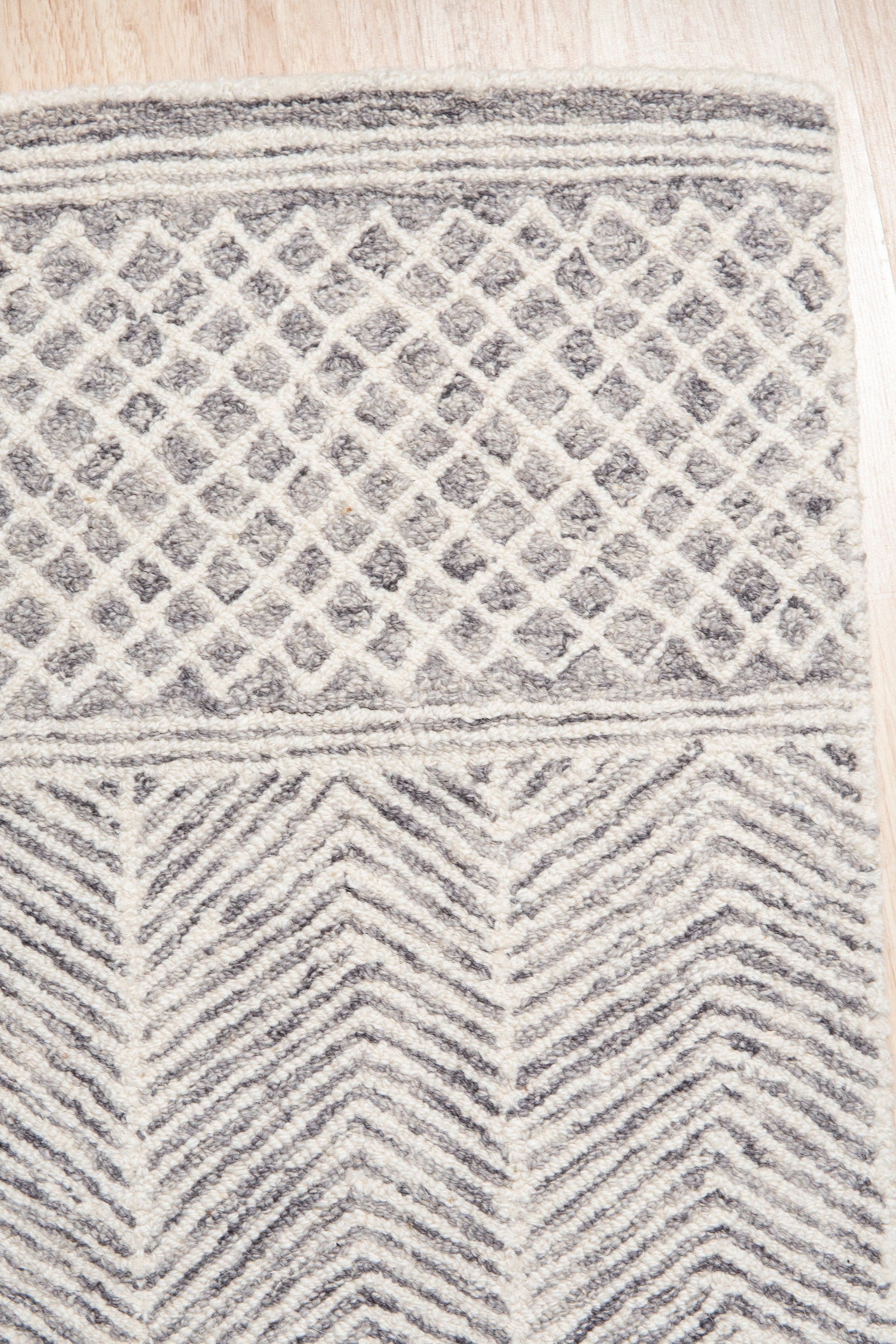 Beige Harmony Hand-Tufted Wool Rug